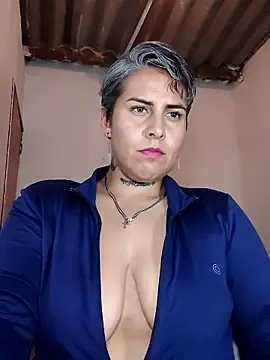 Yessi_rousse