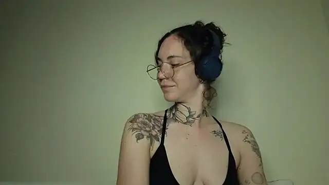 Dirty_Pink webcam