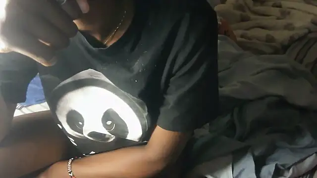 Littlegoddess19 webcam