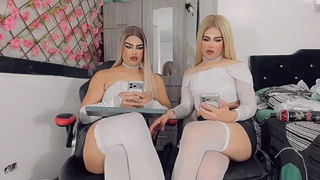 Thiara_veky_ webcam