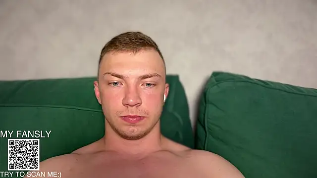 iron__chap live cam on StripChat