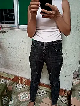 aiai220 live cam on StripChat