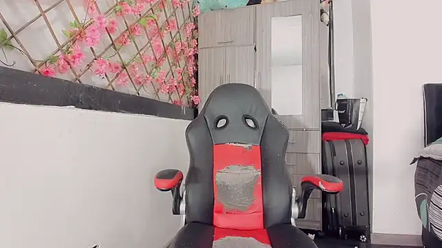 Thiara_veky_ webcam