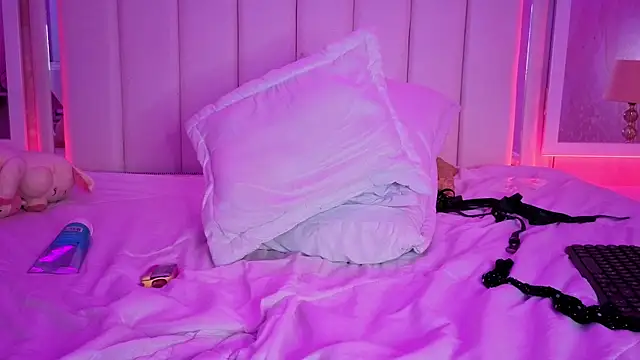 Alyana_Skinny webcam