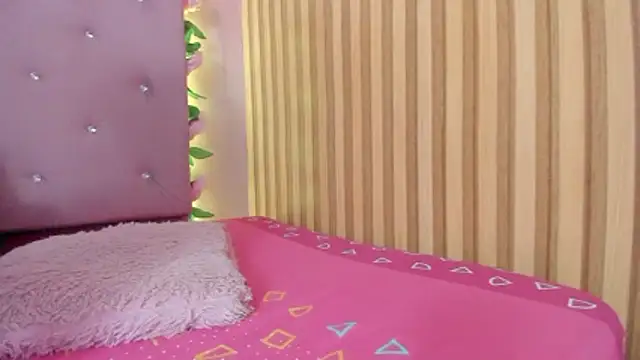 lovely__kiss__ live cam on StripChat