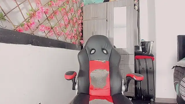 Thiara_veky_ webcam