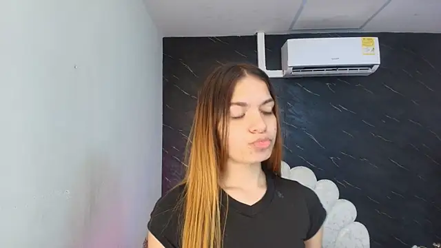 kissme_luna webcam