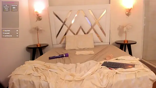Sky_Collins_ webcam
