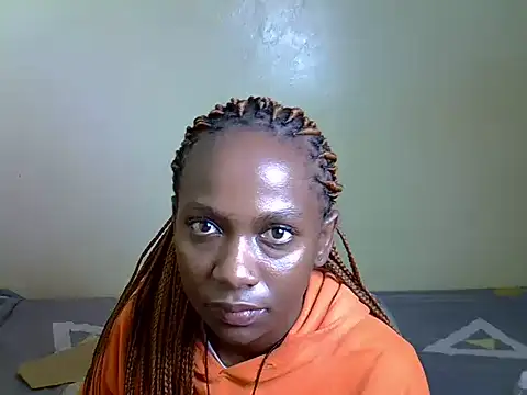 Pearl_petite webcam