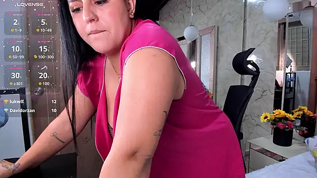 katleya_lewiis webcam