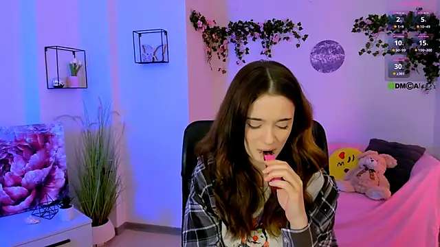 liana_kisses - Liana_kisses's free webcam - UK Sex Cams
