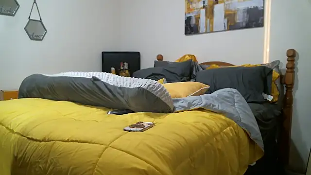 sassybrunette75 webcam