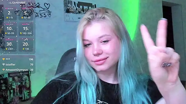 Lulu_Di live cam on StripChat
