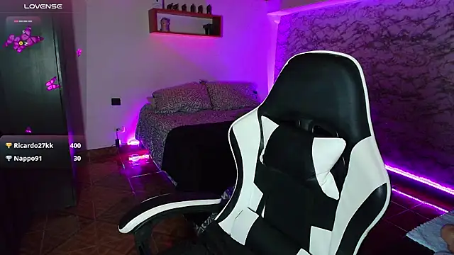 Camila_IRoose webcam