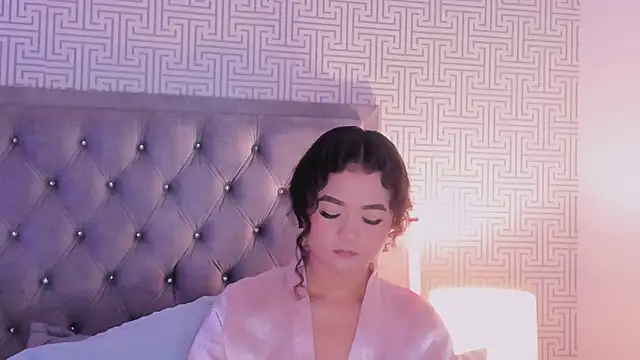 Evaa_Lunna_ webcam