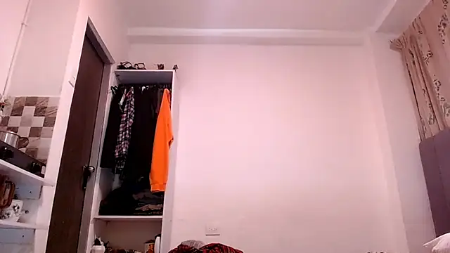 saara_johnson496 webcam