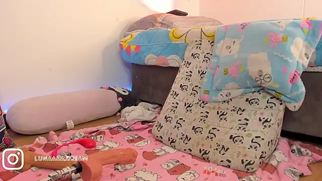 princessluna_19 webcam