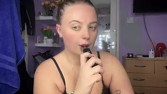 SexySashaxox webcam