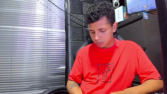 boy_bigcock24cm webcam