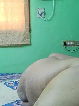 tamilthanushri (F milf) - New toys