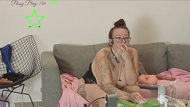JadeStarUK webcam