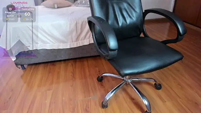 zoe_linss webcam