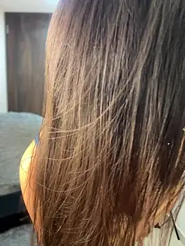 MiaJones21 webcam