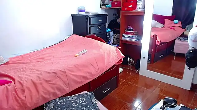 MariamGray1 webcam
