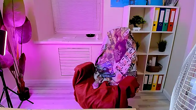 CarolGiggly webcam