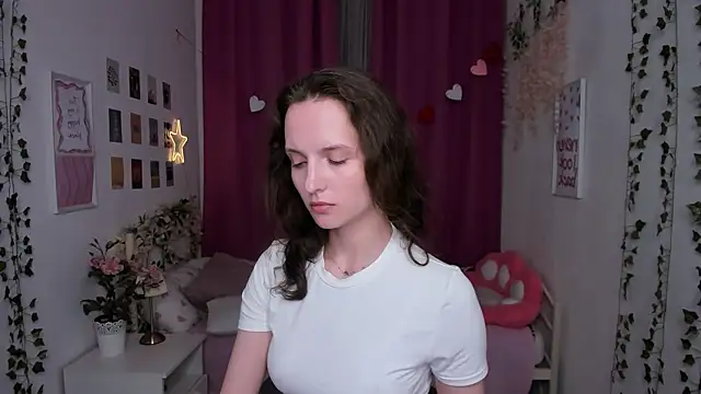 Ariadna_Shy webcam