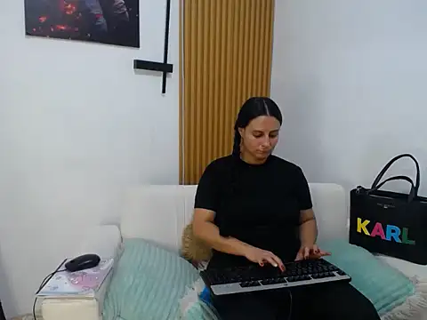 HadaraXxx webcam