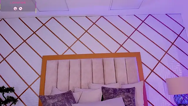 ZaraVesari webcam