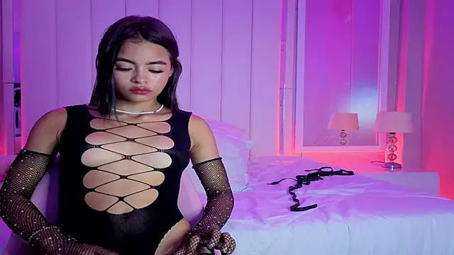 Alyana_Skinny webcam