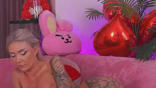 fallingangel - Fallingangel's free webcam - UK Sex Cams