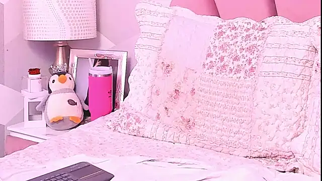 KylieMonnett webcam