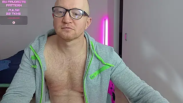 kevintyler69 - Kevintyler69's free webcam - UK Sex Cams