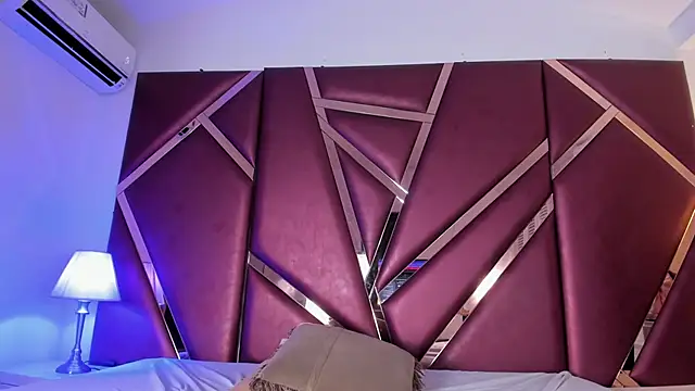 SelenaBloom webcam
