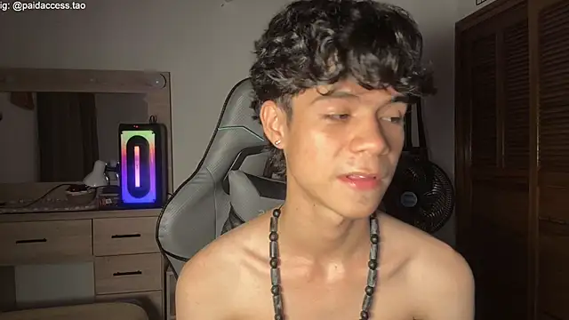 OopsAgain_ webcam