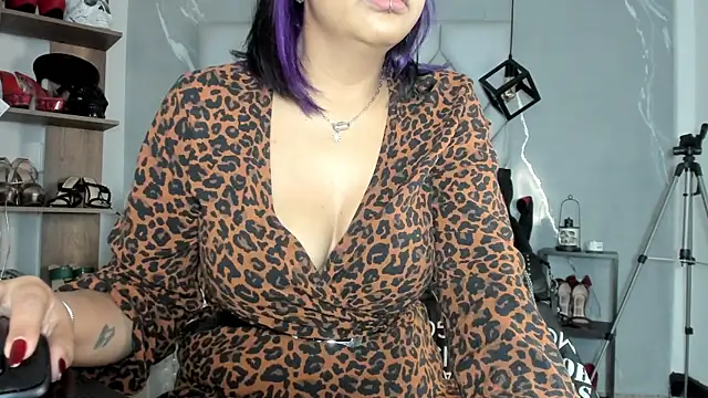 MirandaHaguen live cam on StripChat