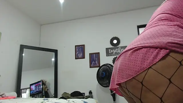 BombasticASSXXX webcam