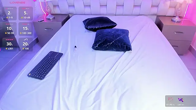 SalomeBins webcam