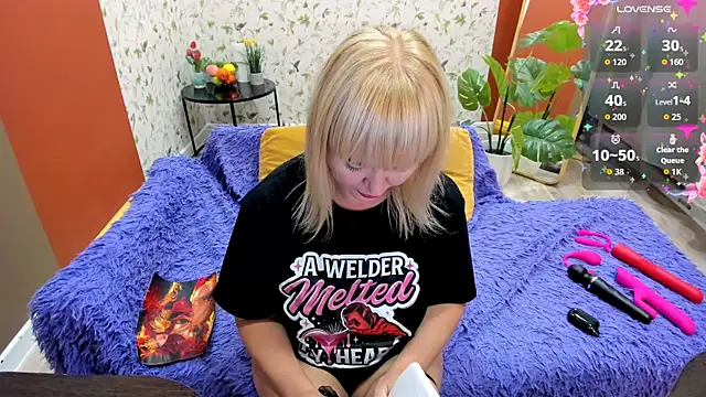 FlirtyMary webcam