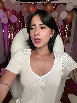 Ale_Lewis webcam