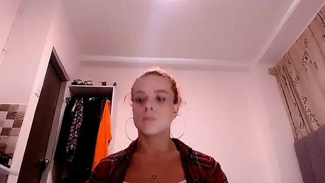 saara_johnson496 webcam