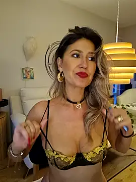 celynaross (Ask my age) - Squirt