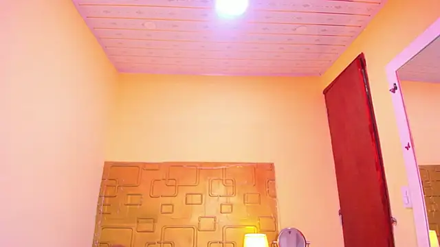 Julia_Haye webcam