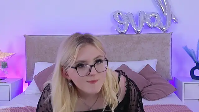 Jules_night live cam on StripChat