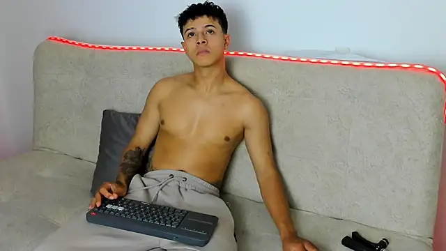 _alex_colton - _Alex_Colton's free webcam - UK Sex Cams