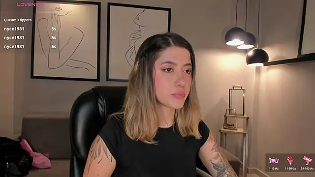 Watch EveBensonX live on EroticFlix - High definition streams