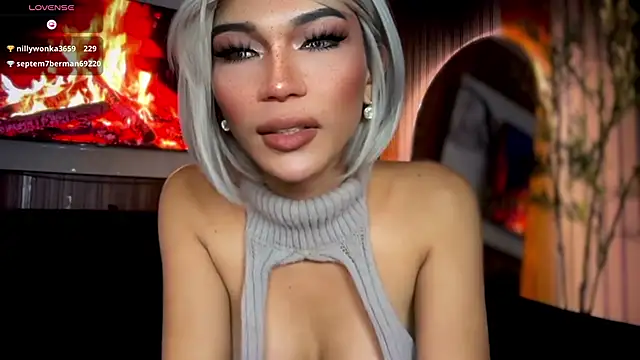 Model: Maria_Manika
